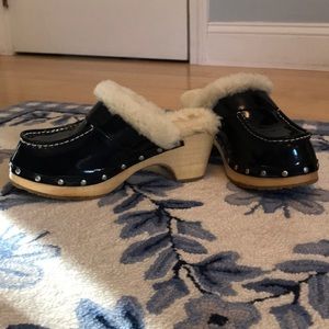 Black Patent leather Ugg clogs